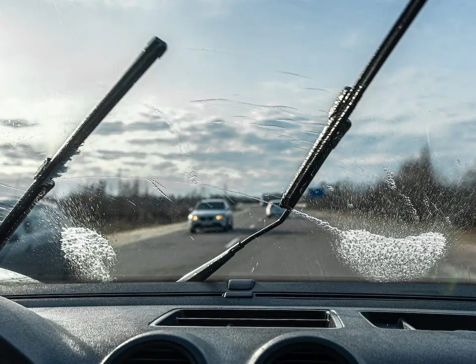 importancia limpiaparabrisas autocar viajeros 1 960x735 1